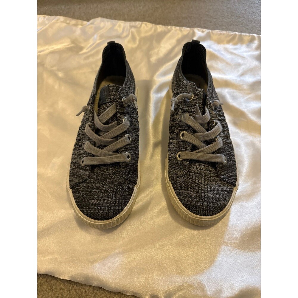Blow fish slipons